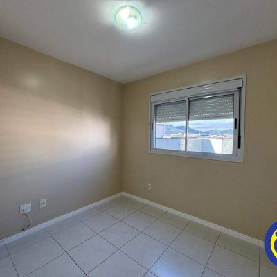 Apartamento com 80m², 2 quartos (sendo 1 suíte), 1 garagem, no bairro Trindade em Florianópolis