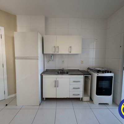 Apartamento com 80m², 2 quartos (sendo 1 suíte), 1 garagem, no bairro Trindade em Florianópolis