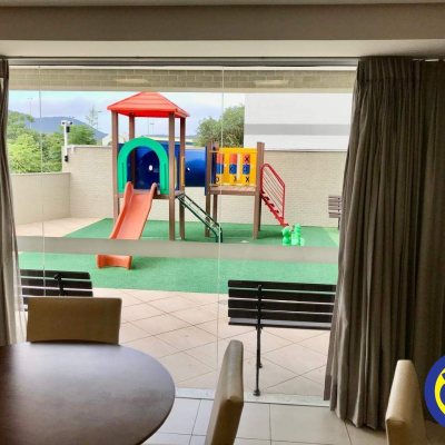 Apartamento com 80m², 2 quartos (sendo 1 suíte), 1 garagem, no bairro Trindade em Florianópolis