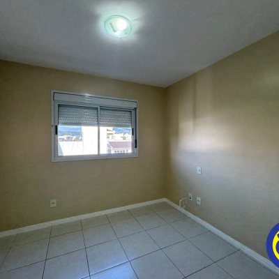 Apartamento com 80m², 2 quartos (sendo 1 suíte), 1 garagem, no bairro Trindade em Florianópolis