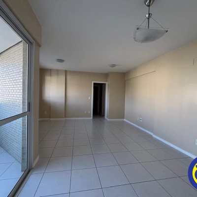 Apartamento com 80m², 2 quartos (sendo 1 suíte), 1 garagem, no bairro Trindade em Florianópolis