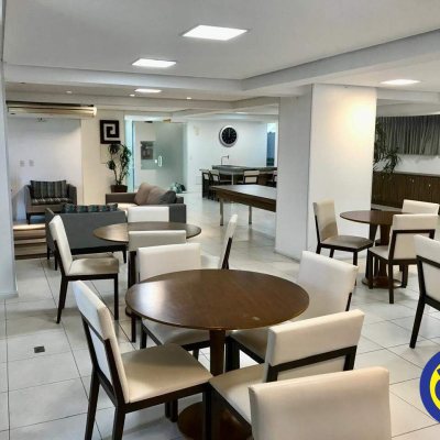 Apartamento com 80m², 2 quartos (sendo 1 suíte), 1 garagem, no bairro Trindade em Florianópolis