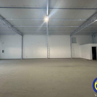 Loja com 750m², 20 garagens, no bairro Centro em Florianópolis