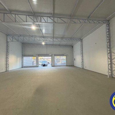 Loja com 750m², 20 garagens, no bairro Centro em Florianópolis