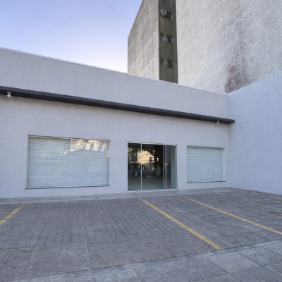 Loja com 750m², 20 garagens, no bairro Centro em Florianópolis