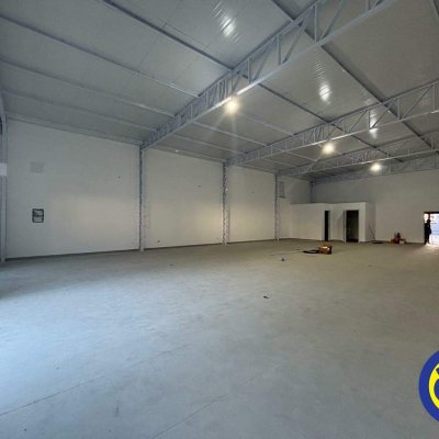 Loja com 750m², 20 garagens, no bairro Centro em Florianópolis