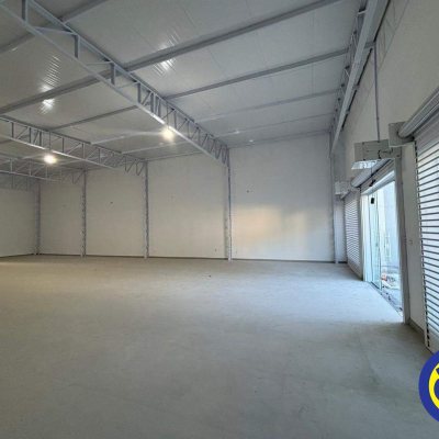 Loja com 750m², 20 garagens, no bairro Centro em Florianópolis