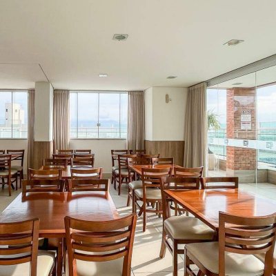 Apartamento com 70m², 2 quartos, 1 suíte, 2 garagens, no bairro Pantanal em Floranópolis