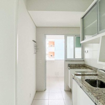 Apartamento com 70m², 2 quartos, 1 suíte, 2 garagens, no bairro Pantanal em Floranópolis