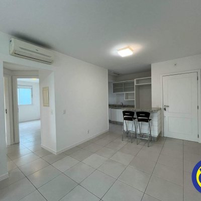 Apartamento com 70m², 2 quartos, 1 suíte, 2 garagens, no bairro Pantanal em Floranópolis