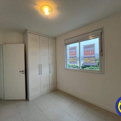 Apartamento com 70m², 2 quartos, 1 suíte, 2 garagens, no bairro Pantanal em Floranópolis