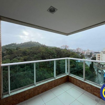 Apartamento com 70m², 2 quartos, 1 suíte, 2 garagens, no bairro Pantanal em Floranópolis