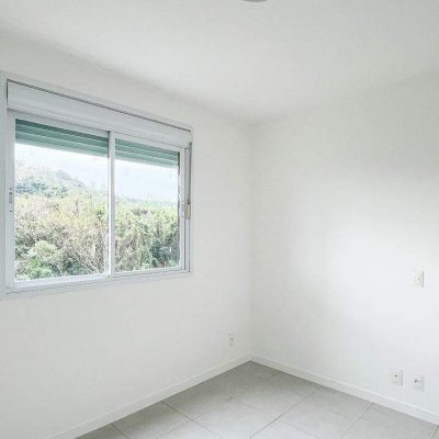 Apartamento com 70m², 2 quartos, 1 suíte, 2 garagens, no bairro Pantanal em Floranópolis