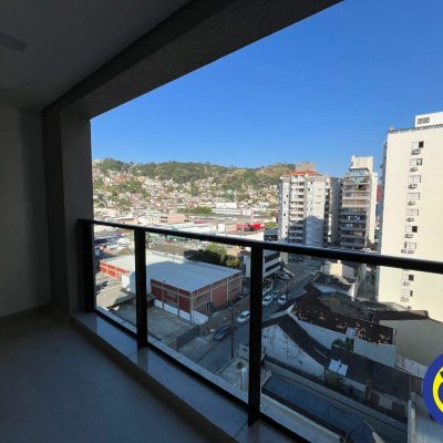 Apartamento com 80m², 2 quartos, 2 suítes, 1 garagem, no bairro Centro em Florianópolis