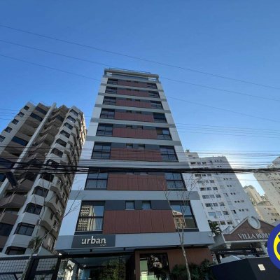 Apartamento com 80m², 2 quartos, 2 suítes, 1 garagem, no bairro Centro em Florianópolis