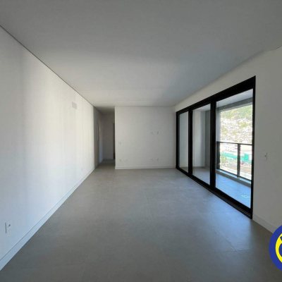 Apartamento com 80m², 2 quartos, 2 suítes, 1 garagem, no bairro Centro em Florianópolis