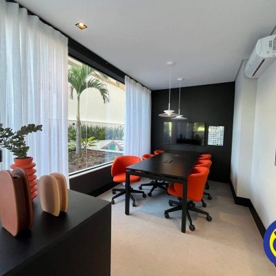 Apartamento com 80m², 2 quartos, 2 suítes, 1 garagem, no bairro Centro em Florianópolis