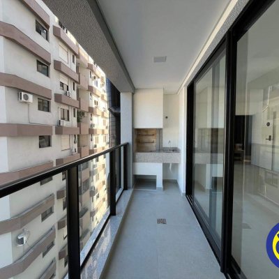 Apartamento com 80m², 2 quartos, 2 suítes, 1 garagem, no bairro Centro em Florianópolis