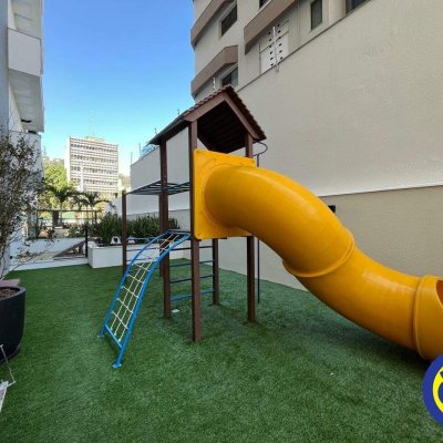 Apartamento com 80m², 2 quartos, 2 suítes, 1 garagem, no bairro Centro em Florianópolis
