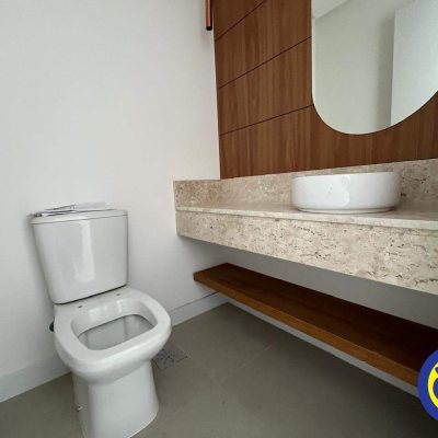 Apartamento com 80m², 2 quartos, 2 suítes, 1 garagem, no bairro Centro em Florianópolis