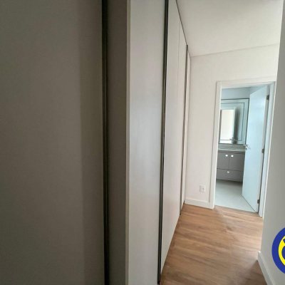 Apartamento com 80m², 2 quartos, 2 suítes, 1 garagem, no bairro Centro em Florianópolis