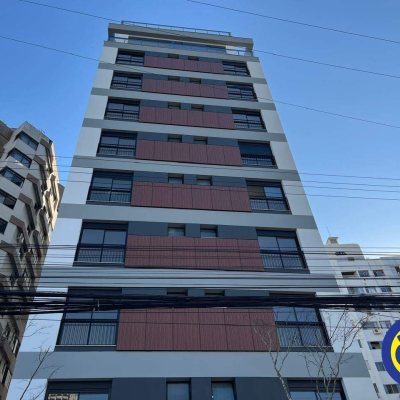 Apartamento com 80m², 2 quartos, 2 suítes, 1 garagem, no bairro Centro em Florianópolis