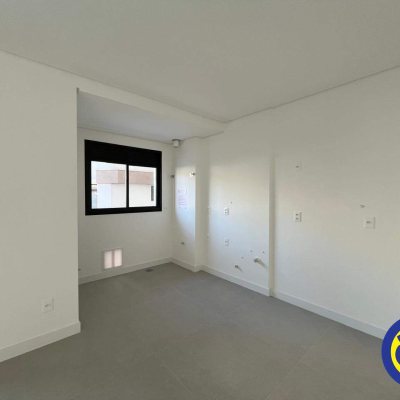 Apartamento com 80m², 2 quartos, 2 suítes, 1 garagem, no bairro Centro em Florianópolis