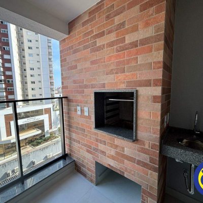 Apartamento com 73m², 2 quartos, 1 suíte, 1 garagem, no bairro Balneário em Florianópolis