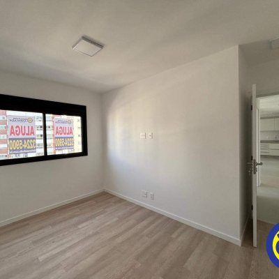 Apartamento com 73m², 2 quartos, 1 suíte, 1 garagem, no bairro Balneário em Florianópolis