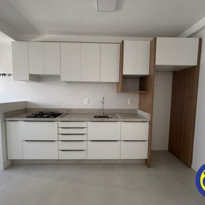 Apartamento com 73m², 2 quartos, 1 suíte, 1 garagem, no bairro Balneário em Florianópolis