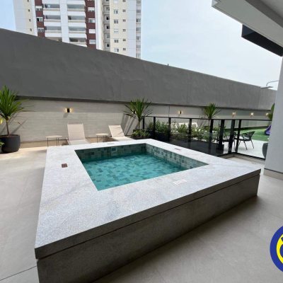 Apartamento com 73m², 2 quartos, 1 suíte, 1 garagem, no bairro Balneário em Florianópolis