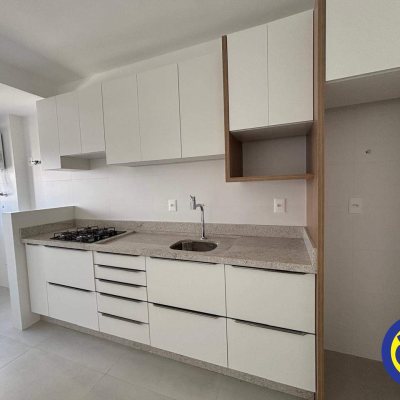 Apartamento com 73m², 2 quartos, 1 suíte, 1 garagem, no bairro Balneário em Florianópolis