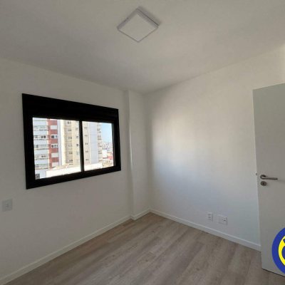 Apartamento com 73m², 2 quartos, 1 suíte, 1 garagem, no bairro Balneário em Florianópolis
