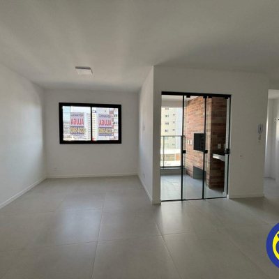 Apartamento com 73m², 2 quartos, 1 suíte, 1 garagem, no bairro Balneário em Florianópolis