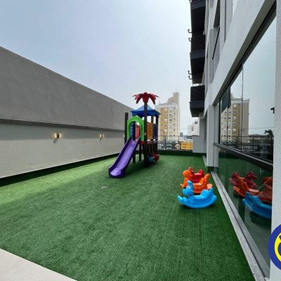 Apartamento com 73m², 2 quartos, 1 suíte, 1 garagem, no bairro Balneário em Florianópolis