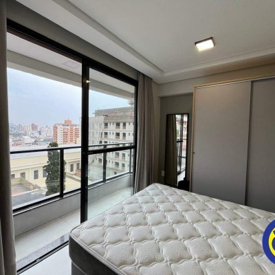 Apartamento com 61m², 2 quartos, 1 suíte, 1 garagem, no bairro Centro em Florianópolis