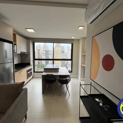 Apartamento com 61m², 2 quartos, 1 suíte, 1 garagem, no bairro Centro em Florianópolis