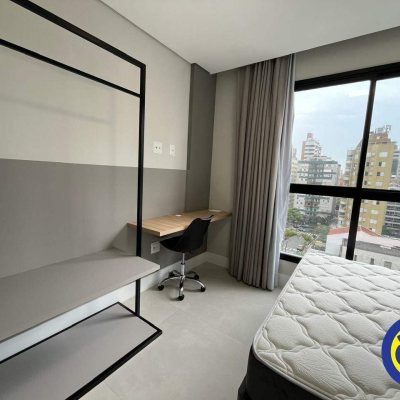 Apartamento com 61m², 2 quartos, 1 suíte, 1 garagem, no bairro Centro em Florianópolis