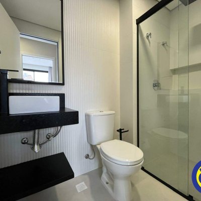 Apartamento com 61m², 2 quartos, 1 suíte, 1 garagem, no bairro Centro em Florianópolis