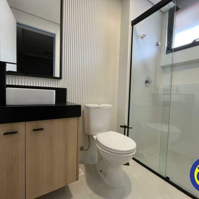 Apartamento com 61m², 2 quartos, 1 suíte, 1 garagem, no bairro Centro em Florianópolis