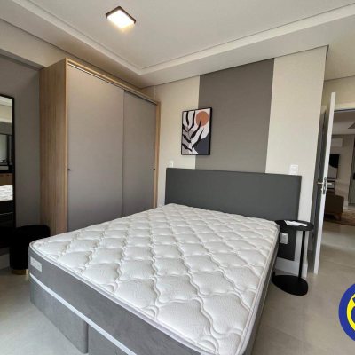 Apartamento com 61m², 2 quartos, 1 suíte, 1 garagem, no bairro Centro em Florianópolis