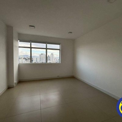 Salas/Conjuntos com 25m², 1 garagem, no bairro Canto em Florianópolis