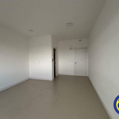 Salas/Conjuntos com 25m², 1 garagem, no bairro Canto em Florianópolis