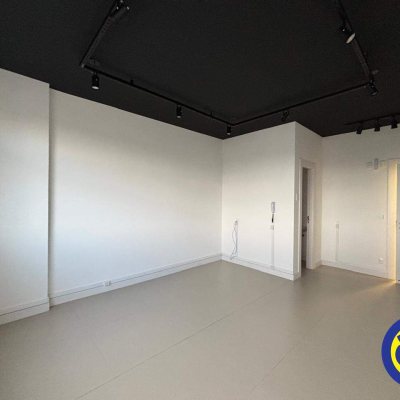 Salas/Conjuntos com 24m², 5 garagens, no bairro Canto em Florianópolis