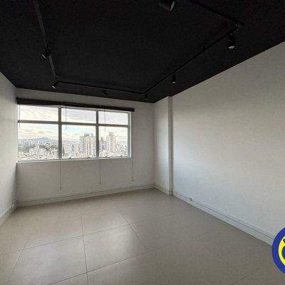 Salas/Conjuntos com 24m², 5 garagens, no bairro Canto em Florianópolis