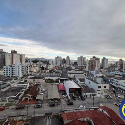 Salas/Conjuntos com 24m², 5 garagens, no bairro Canto em Florianópolis