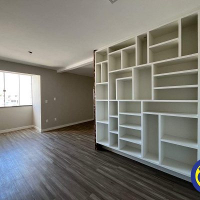 Apartamento com 80m², 2 quartos (sendo 1 suíte), 1 garagem, no bairro Canto em Florianópolis
