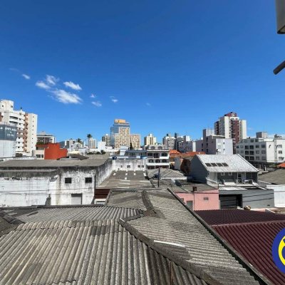 Apartamento com 80m², 2 quartos (sendo 1 suíte), 1 garagem, no bairro Canto em Florianópolis