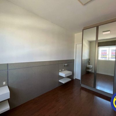 Apartamento com 80m², 2 quartos (sendo 1 suíte), 1 garagem, no bairro Canto em Florianópolis