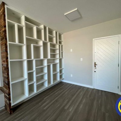 Apartamento com 80m², 2 quartos (sendo 1 suíte), 1 garagem, no bairro Canto em Florianópolis